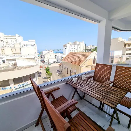 Sea Bay Apartment *